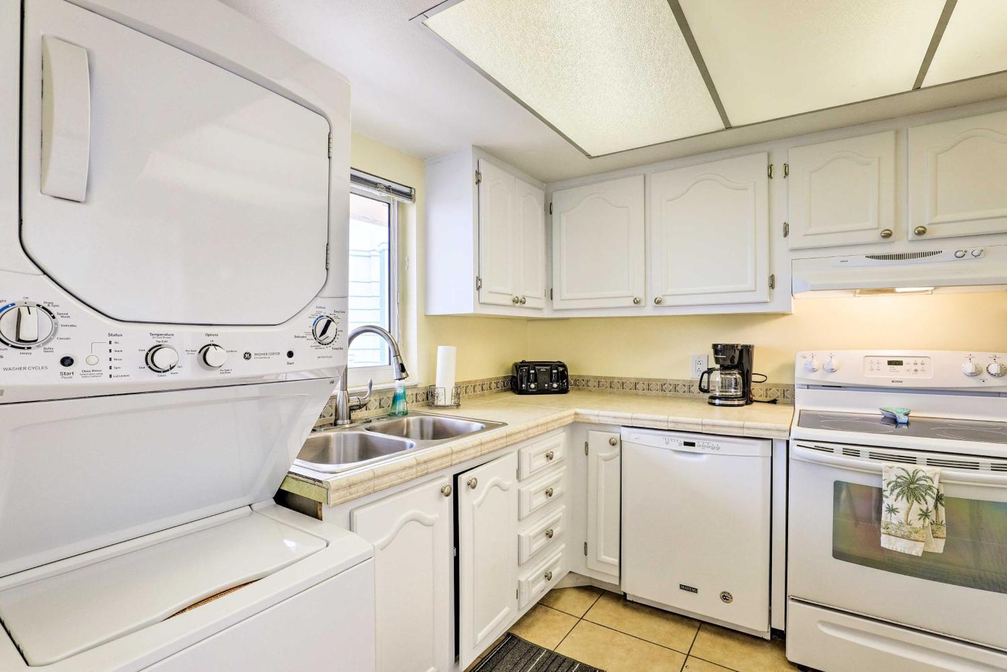 Oceanfront Cocoa Beach Condo With View Walk To Pier Exterior photo